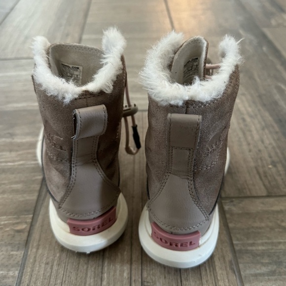 Girls Sorel Explorer Next Joan Waterproof Boot size 1 - Picture 5 of 9